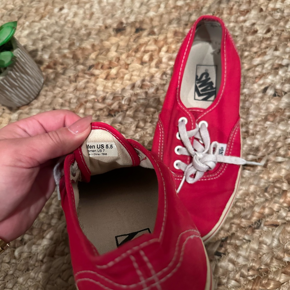RED VANS - Picture 3 of 6